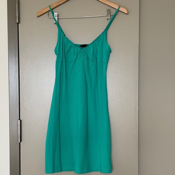 H&M Dresses & Skirts - H&M dress- size 4- new with tags